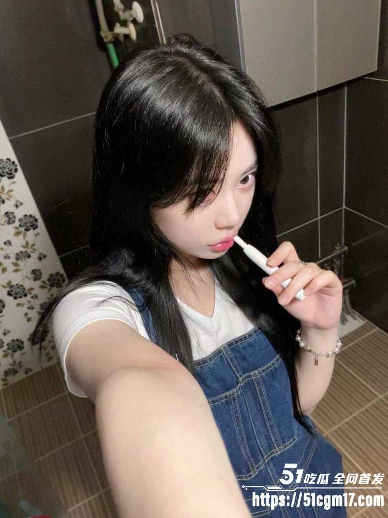 大学生许倩倩1