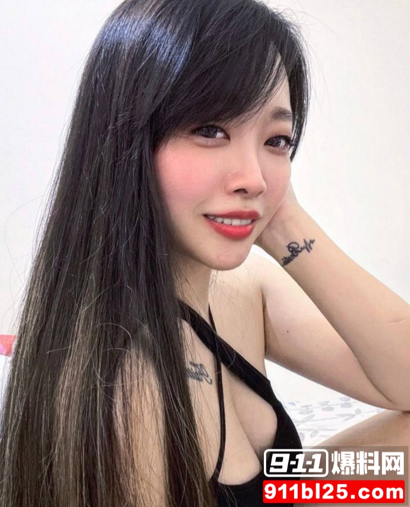 某音巨乳嫩妹恋爱后自拍露点 16