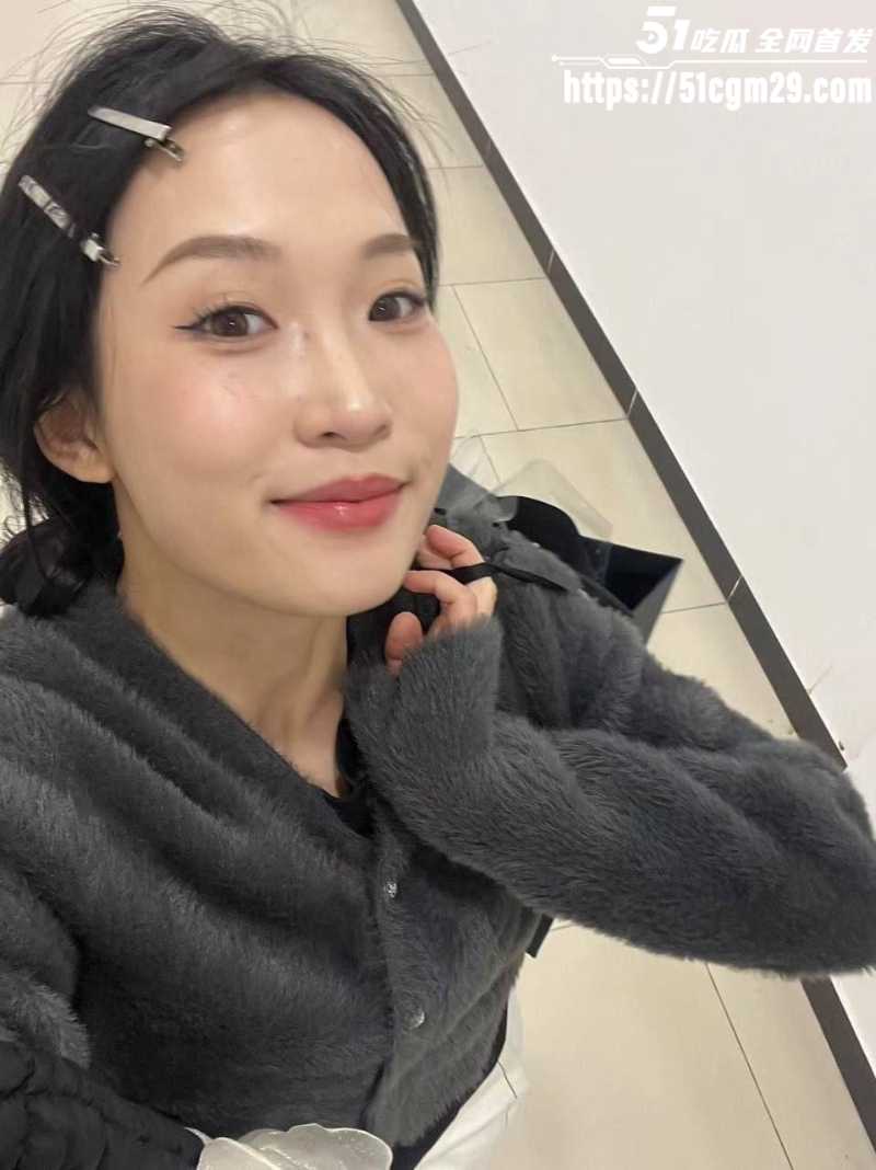 浙江大翘臀美女周羽彤不雅视频泄漏1