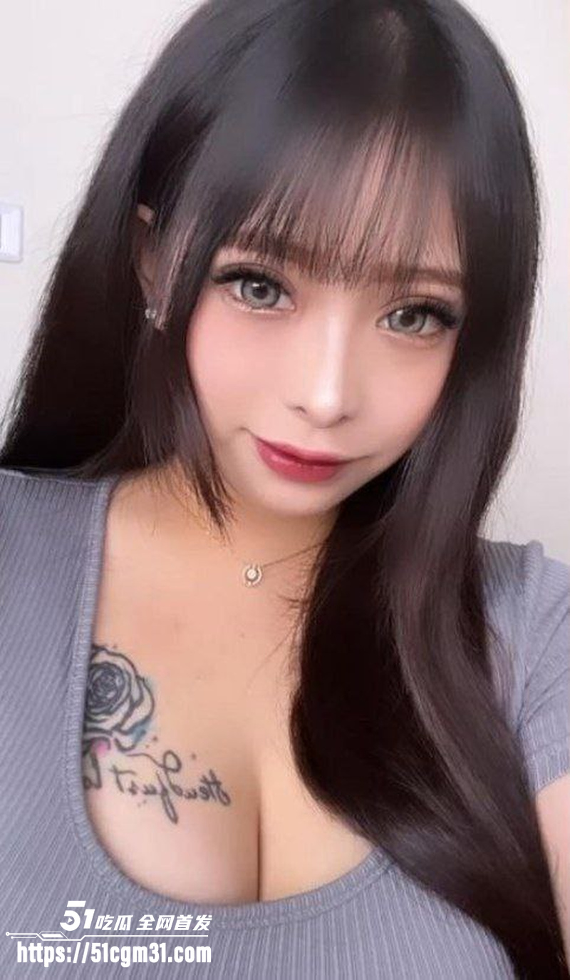 胸口上的纹身锁了是本人自拍 1