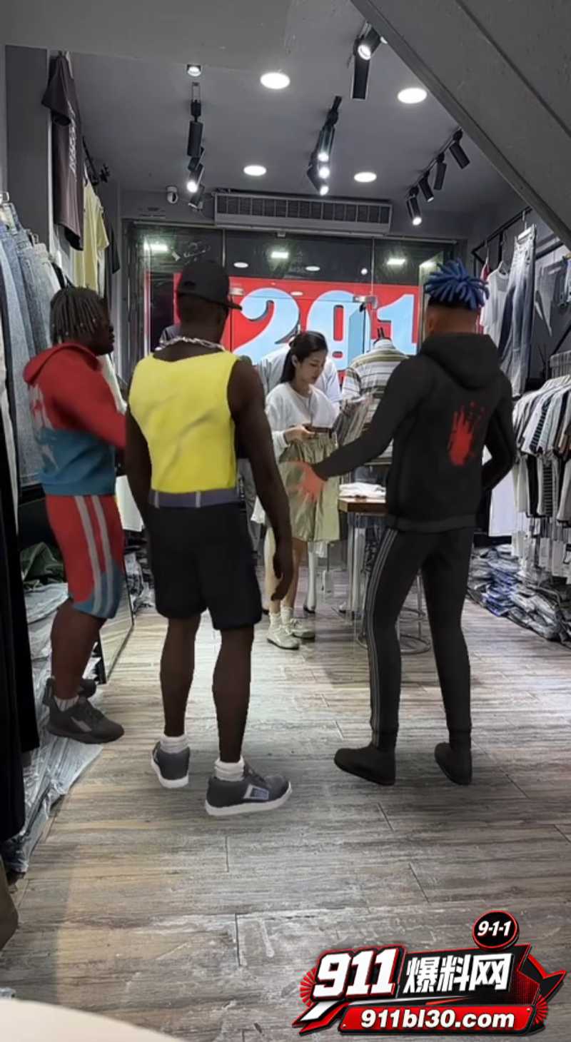 现实版三英战吕布 5