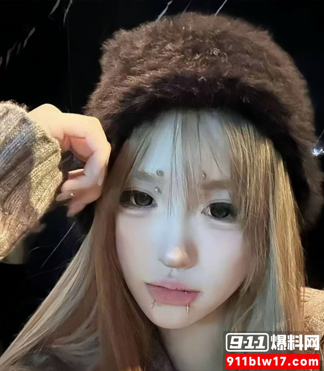 女S2