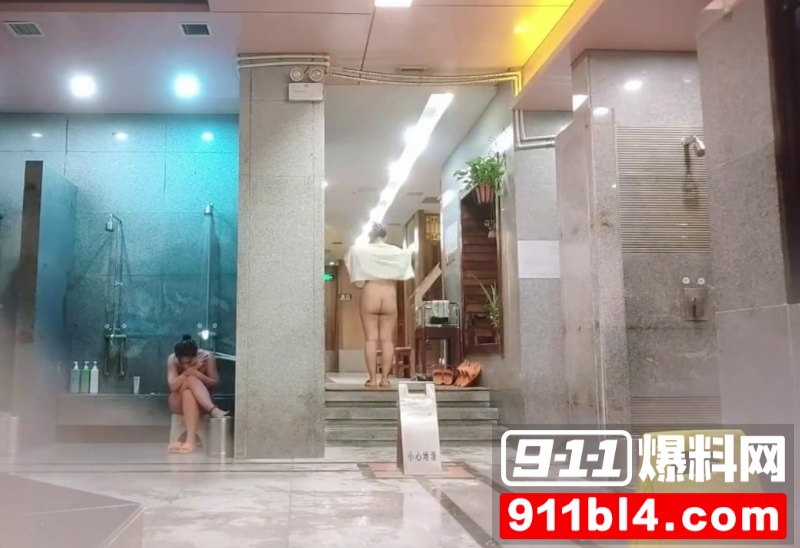 顶级反差女神 偷拍洗浴5