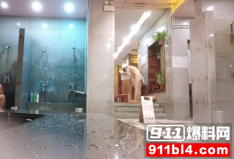顶级反差女神 偷拍洗浴2