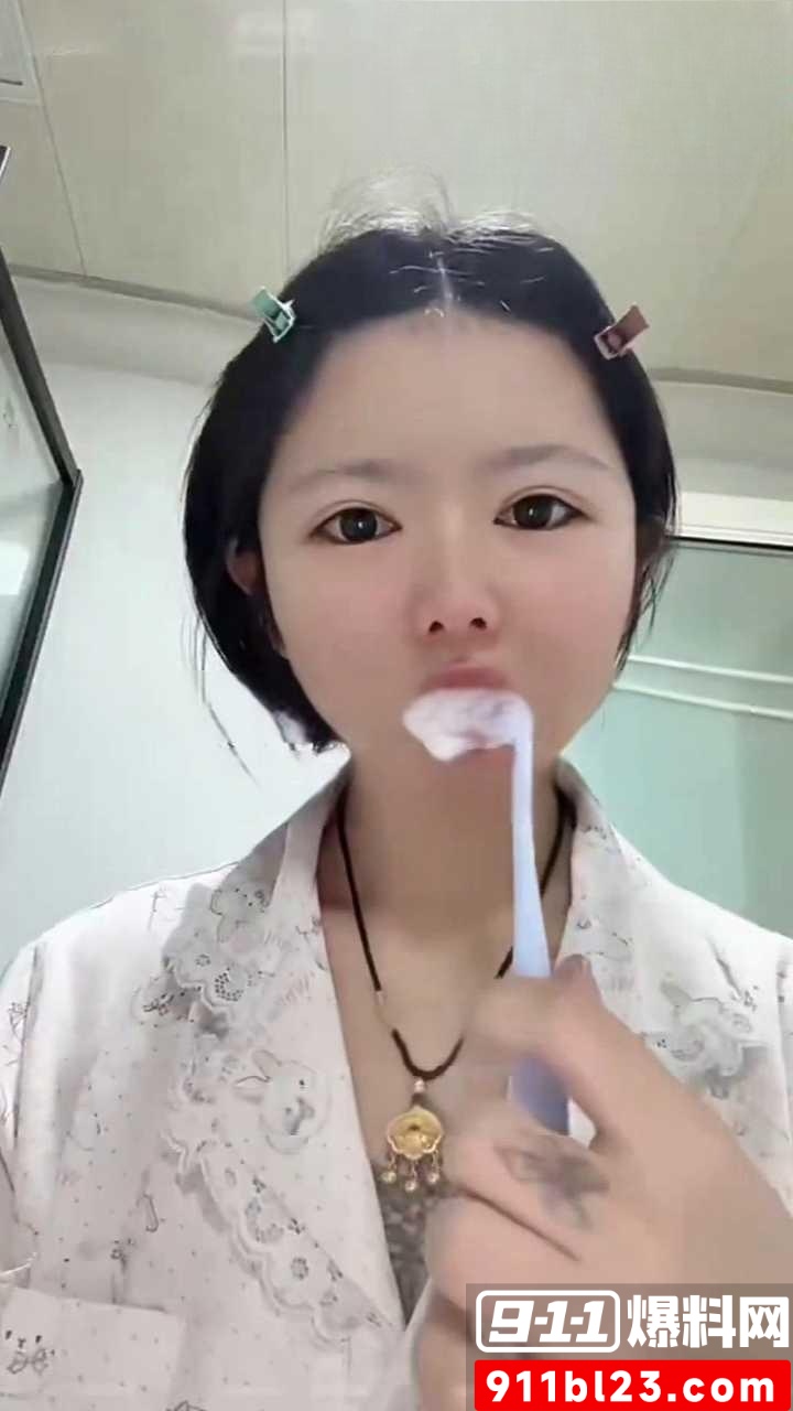 双马尾1