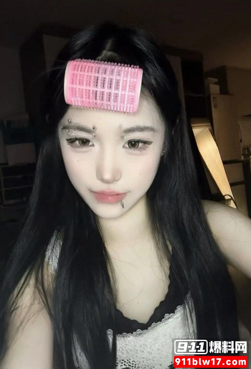 女S6