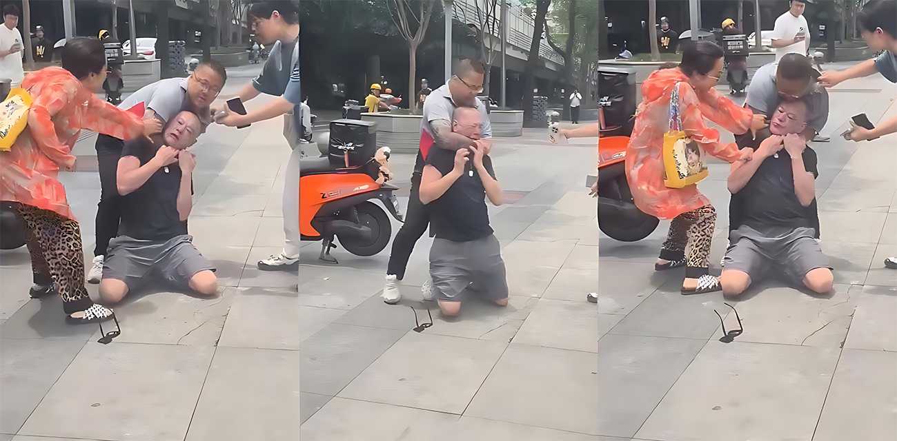 大爷街头怒怼顺丰小哥 遭其反杀锁喉 被重拳打到满嘴血渍 路人拉都拉不住！ - 社会奇闻